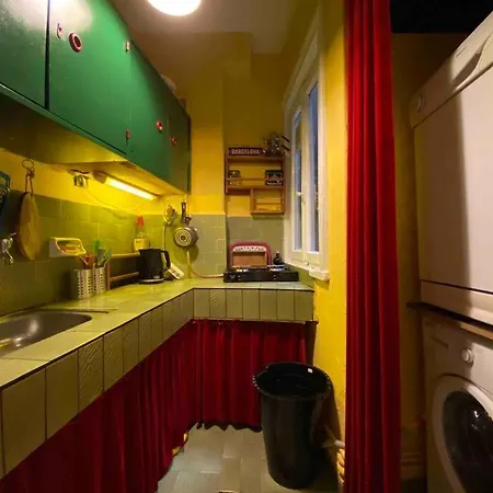 Artistic, Full Apt In Old Town